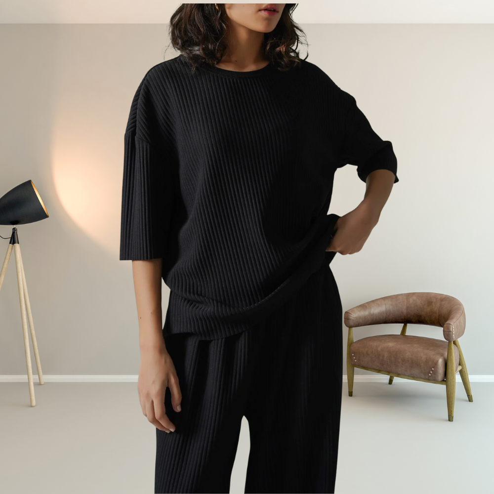 Women Black Linea Stretchy Tee Top